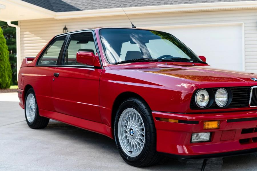 Детали экстерьера BMW M3 Coupe (E30) 1988 года  (NA) (фото 73 из 231)